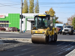 Станислав Зинченко ушел от прямого ответа о сроках окончания работ на улице Октябрьской в Камышине, но дал понять, что реконструкция завершится в этом году
