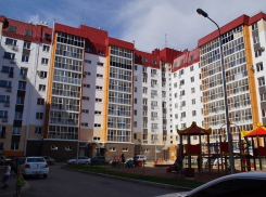 Женщина разбилась насмерть, выпав из окна высотки