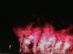 Камышане выложили в открытый доступ съемки салюта в районе Бородинского моста в честь Арбузного фестиваля (ВИДЕО)