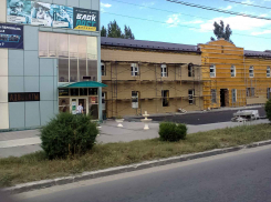 В Камышине деревья опять пали жертвами, теперь ремонта бани? - камышанин