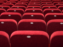 Для петроввальского Дома культуры в Камышинском районе началась новая жизнь - в нем установили современные кресла