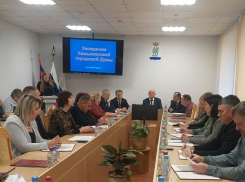 Депутаты Камышинской городской думы позаседали, но что конкретно приняли, - не говорят