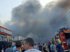 Пожар на рынке в Волжском: взрывы, транспортный коллапс и страх за близких, - «Блокнот Волгограда»