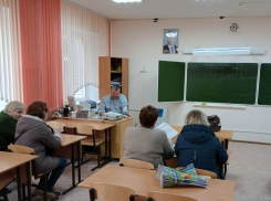 Народный избранник, депутат Камышинской городской думы Денис Кораблев на камеры провел прием жителей Южного городка - ну, и?..