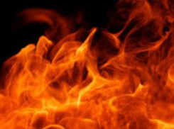 На федеральной трассе в Камышинском районе пожарным  пришлось тушить прицеп с тканями