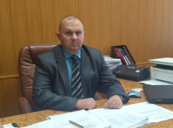 Глава города Петров Вал Камышинского района Владимир Карпов ушел в отставку