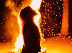 В Камышине пьяный мерзавец облил горючей жидкостью молодую женщину  и сделал из нее горящий факел