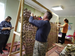 В Камышинском районе сети для спецоперации плетут всем селом