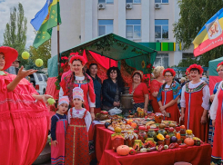«Эстафету» гастрофестивалей в Волгоградской области у Камышинского Арбузного принял «Ахтубинский помидор»