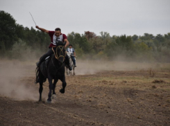 День старинного села в Камышинском районе отметили скачками