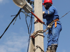 «Камышинские электросети» отключат энергию по нескольким адресам для ремонта и переноса опоры