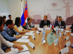 Что обсуждали на совещании Облизбиркома при члене ЦИК России Антоне Лопатине, прилетевшем в Волгоград