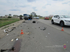 Авария, шокировавшая очевидцев кровью на трассе, отправила в больницу мужчину и 8-летнего мальчика