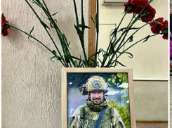 Погибшего в СВО мобилизованного Олега Мельникова проводили в последний путь со всеми воинскими почестями в Волгоградской области