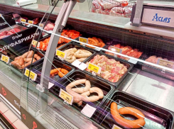 Жители Волгоградкой области просят накормить продуктами с истекающим сроком годности пенсионеров и малоимущих