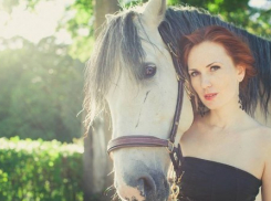 Камышанка, а ныне шведка, переплывшая Босфор, написала книгу и решила презентовать ее в библиотеке в Московском переулке Камышина