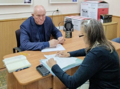 В Камышине спикер гордумы Владимир Пономарев провел прием избирателей, конкретики по встрече нет