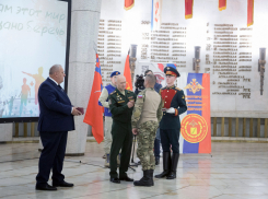 В Волгограде наградили медалями и подарками от губернатора семерых героев СВО