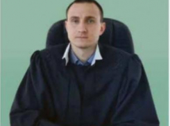 Судья Камышинского городского суда Михаил Топорков оказался в победителях бильярдного турнира