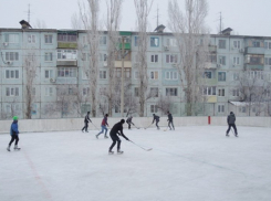  В Камышине работают катки: залиты 18 кортов
