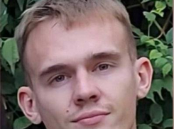 В Камышине разыскивают голубоглазого парня в черной куртке