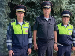 Потерявшему сознание водителю спасли жизнь инспекторы ГАИ в Волгоградской области