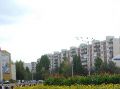 В праздники в шестом микрорайоне Камышина нетрезвый «отдыхающий» в непотребном виде пытался нанести удар сотруднику полиции