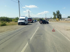 Под Камышином КАМАЗ смял ВАЗ - водитель легковушки из Камышинского района попал к хирургам ЦГБ