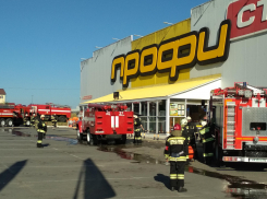 Камышане с утра подумали, что горит «Профистрой» в пятом микрорайоне