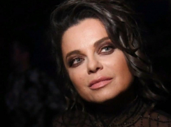 Наташа Королева встала на колени на Мамаевом кургане, - «Блокнот Волгограда»