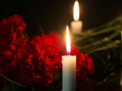 В селе Петрунино Камышинского района проводят в последний путь бойца СВО  Арсена Свиридова