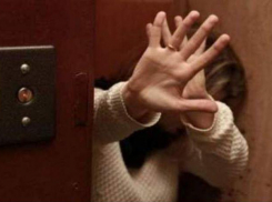 Предъявлено обвинение негодяю, изнасиловавшему 19-летнюю девушку в лифте 