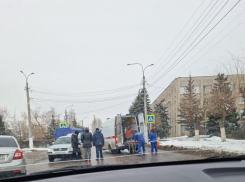 В Камышине среди бела дня сбили пешехода у здания администрации города