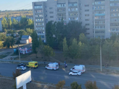 В Камышине на улице Базарова сегодня, 23 сентября, сбили двух школьниц, но предварительно - все обошлось