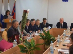 В голосовании «Блокнота Камышина» самым популярным депутатом городской думы названа Любовь Филимонова, а самым непопулярным Александр Кельн