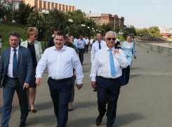 В Камышине перед выполнением поручения губернатора по реконструкции набережной Волги чиновники решили посоветоваться с народом