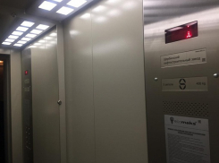 Пресс-служба губернатора сообщает, что в Камышине запускают новые лифты