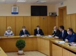 Антикоронавирусный штаб в Камышине принял решение всем камышанам выходить из дома с паспортом - до магазина, аптеки или мусорки