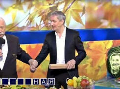 Камышин отметился в передаче «Поле чудес» на «Первом канале» портретом Леонида Якубовича на арбузе