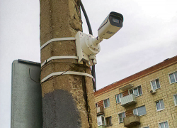 В Камышине на улице Ленина стало больше камер - может, спящие пьяницы исчезнут со скамеек? - камышанка