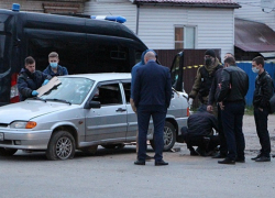 В Волгограде следователи разбираются со взрывом, в результате которого с тяжелыми ранениями попал в реанимацию полковник МВД в отставке