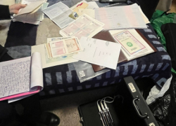 "На пол! Полиция!": в Волгограде ликвидировали подпольную типографию (ВИДЕО)