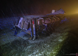 На заснеженной трассе в Волгоградской области разбился водитель Kia 