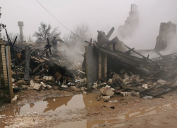 В Волгоградской области после взрыва газа в частном домовладении погибла 15-летняя девочка