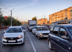 Мошенник за время короткого заказа авто по Камышину "вытряс" банковскую карту таксиста