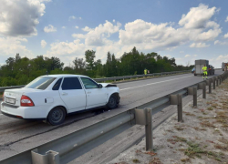 На московской трассе "Приора" молодого водителя неудачно "догнала" прицеп "Тойоты"