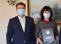 Администрация Камышина раскрыла, сколько получает директор ее главной пиар-структуры, которая почему-то называется холдингом
