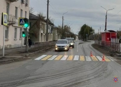 12-летнюю девочку сбили в Камышине на "Молодежке" на переходе