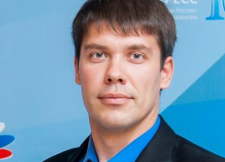 Новый гендиректор Камышинского кранового завода Антон Ступаков организовал шоу с барабанщицами прямо в цехе