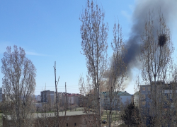 Камышане выкладывают в соцсетях снимки со столбом дыма над пятым микрорайоном